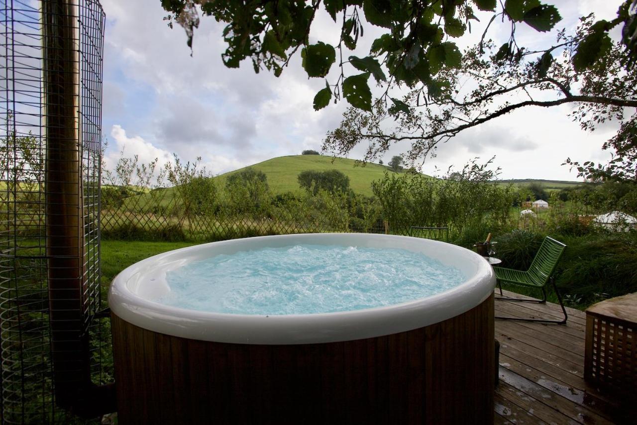 Bracken Yurt At Walnut Farm Glamping Hotel Netherbury Buitenkant foto